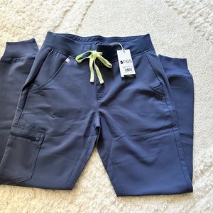 FIGS Zamora Jogger & Catarina Top, NWT, SM